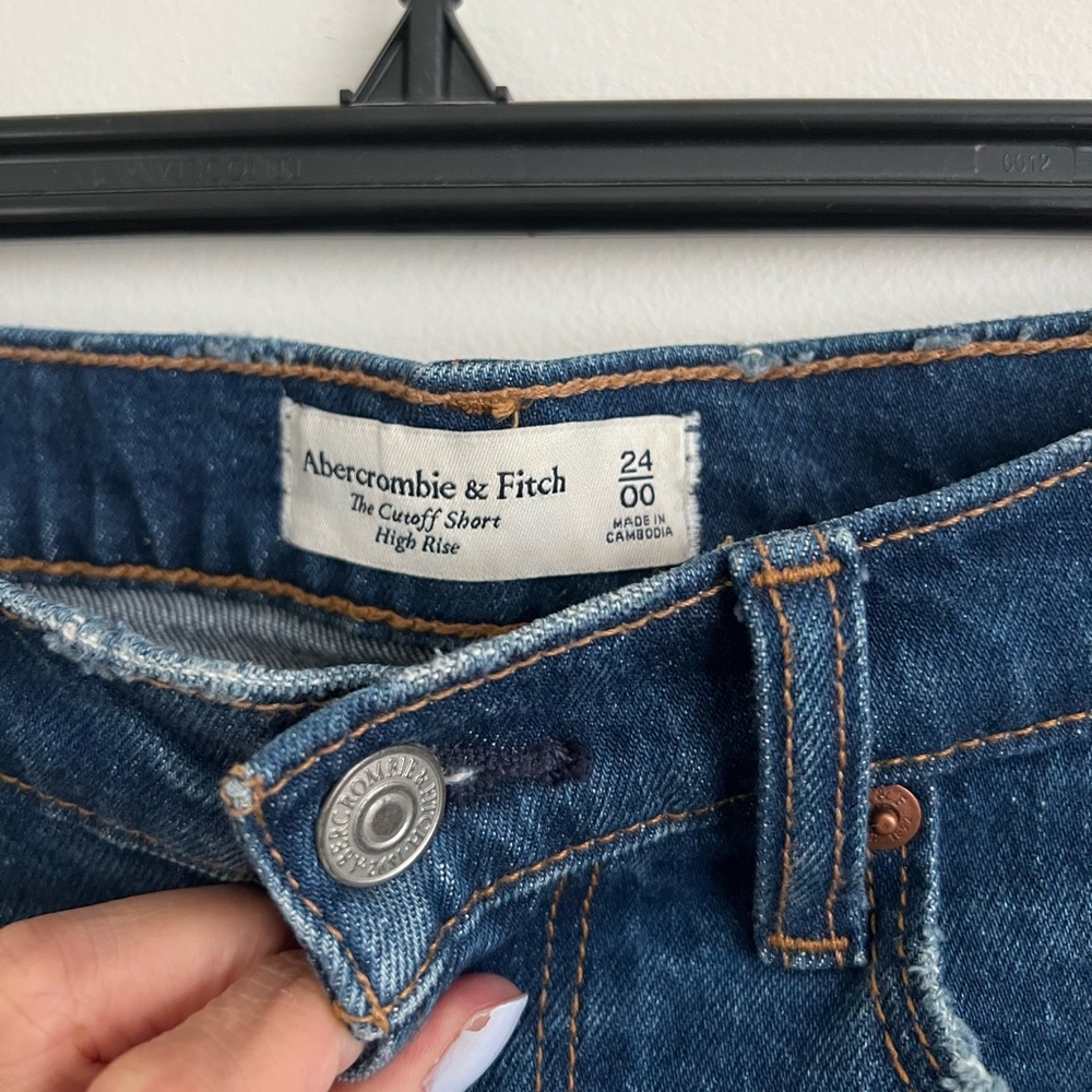 A&F High Rise Cutoff Shorts - Picture 3 of 3